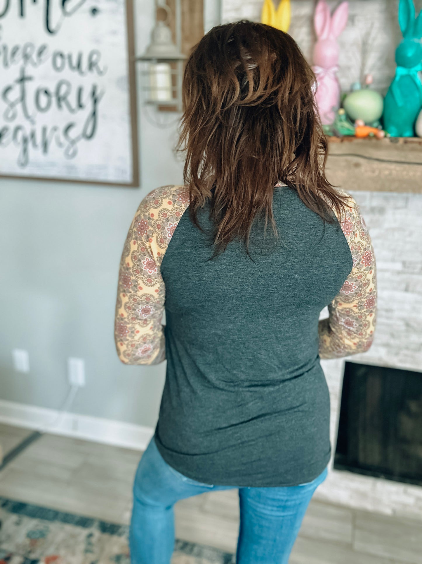 Patterned Sleeve Raglan Style Top - Size Large