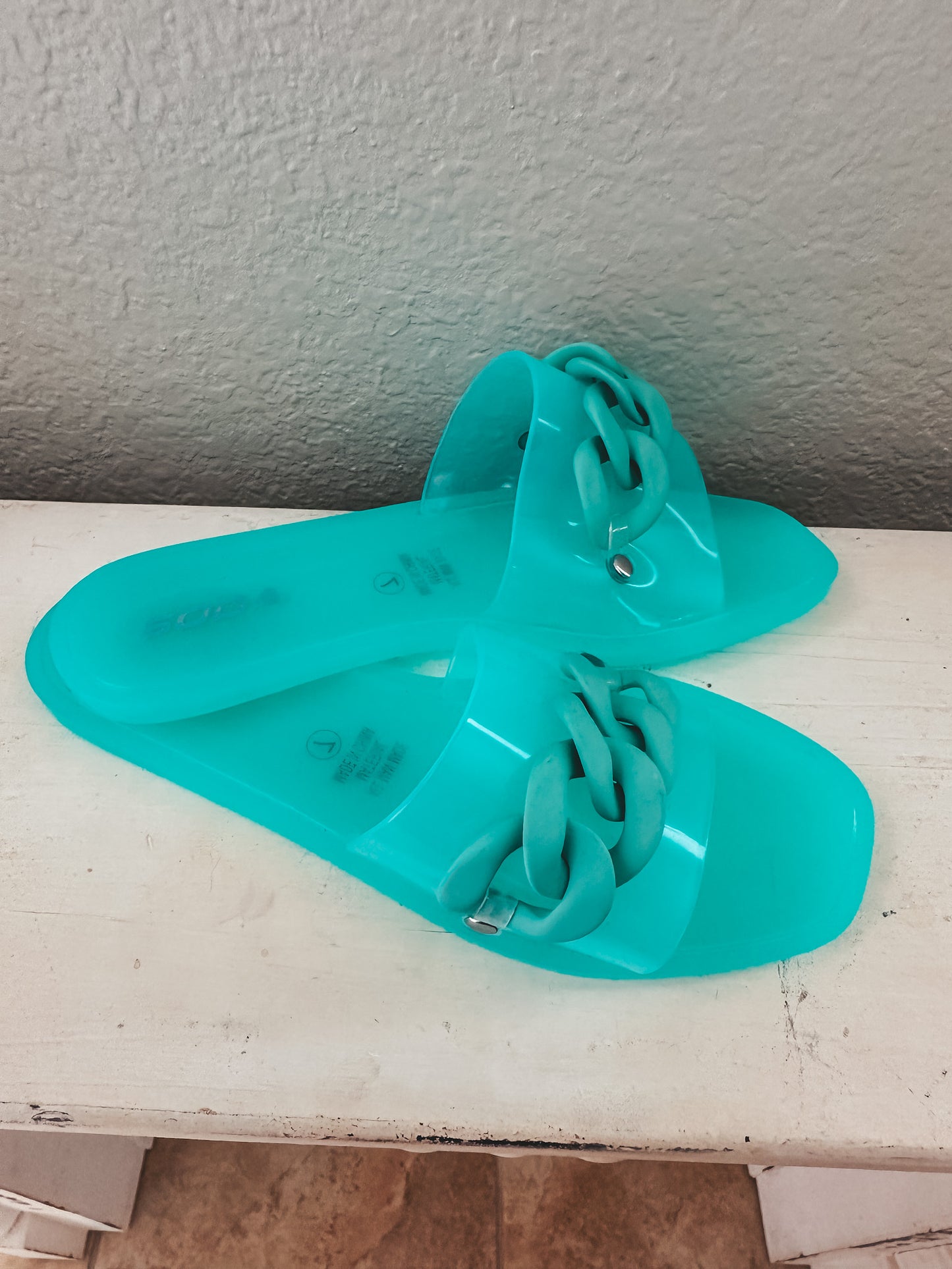 Mint Jelly Sandals w/ Chain - Size 7