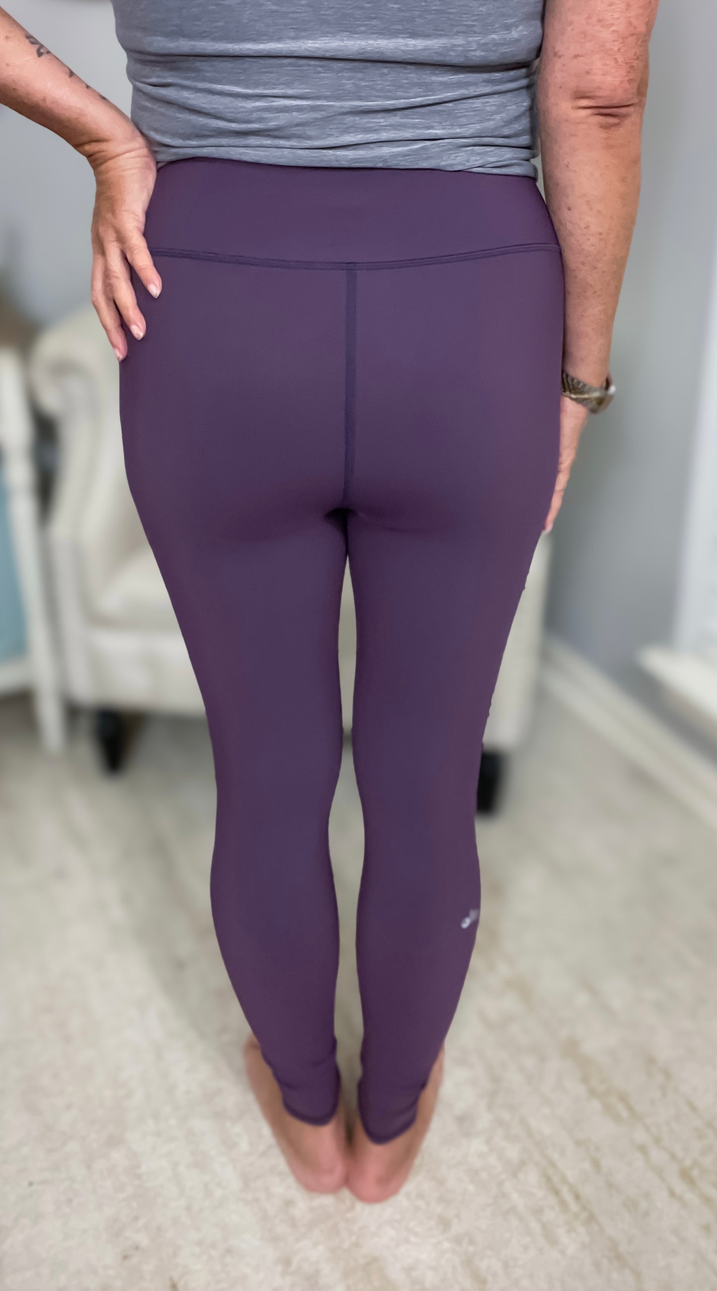 Alo Yoga High Waisted Slashed Airbrush Leggings - Size Med