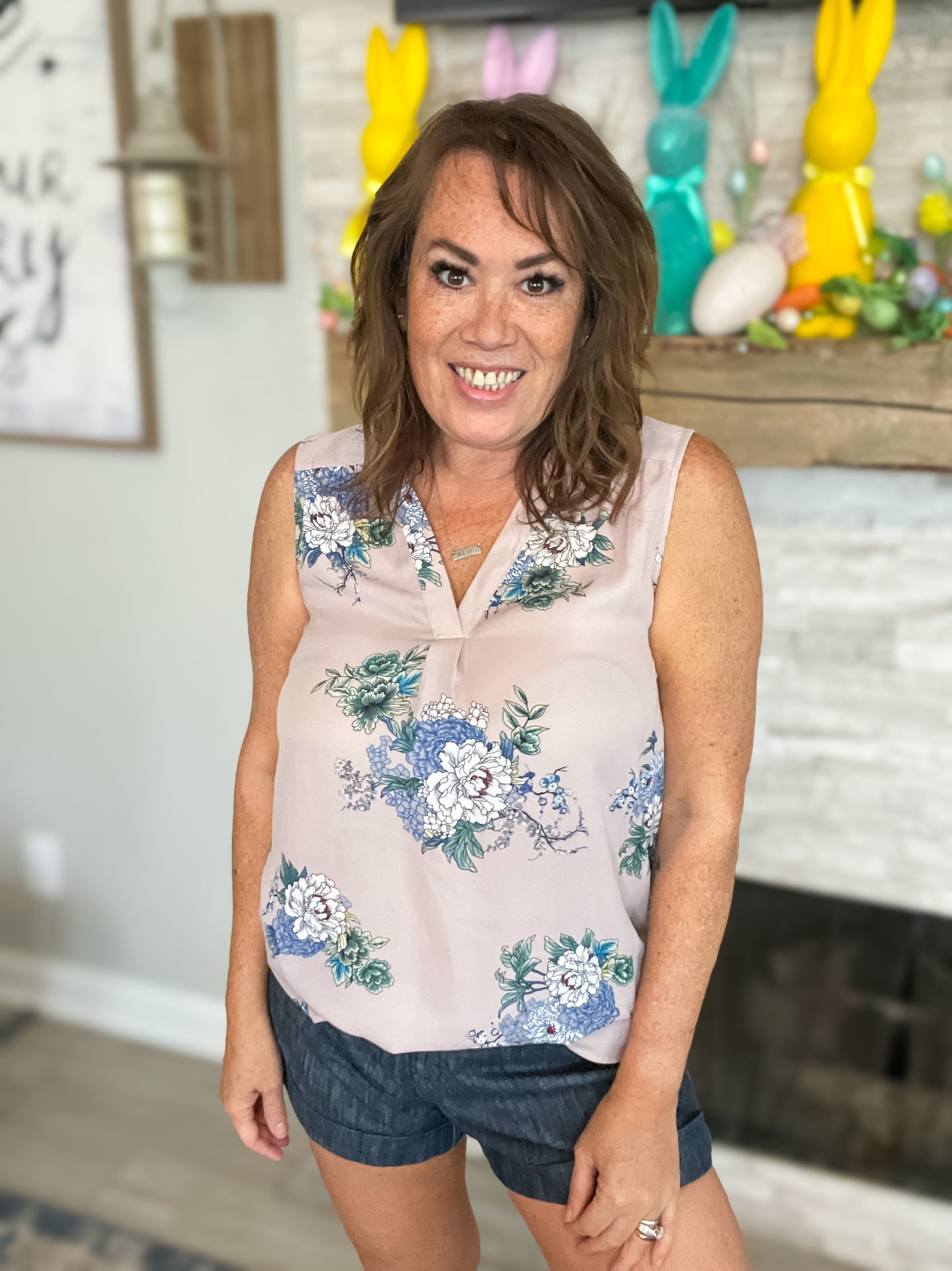 Mauve Floral Sleeveless Blouse - Size Med
