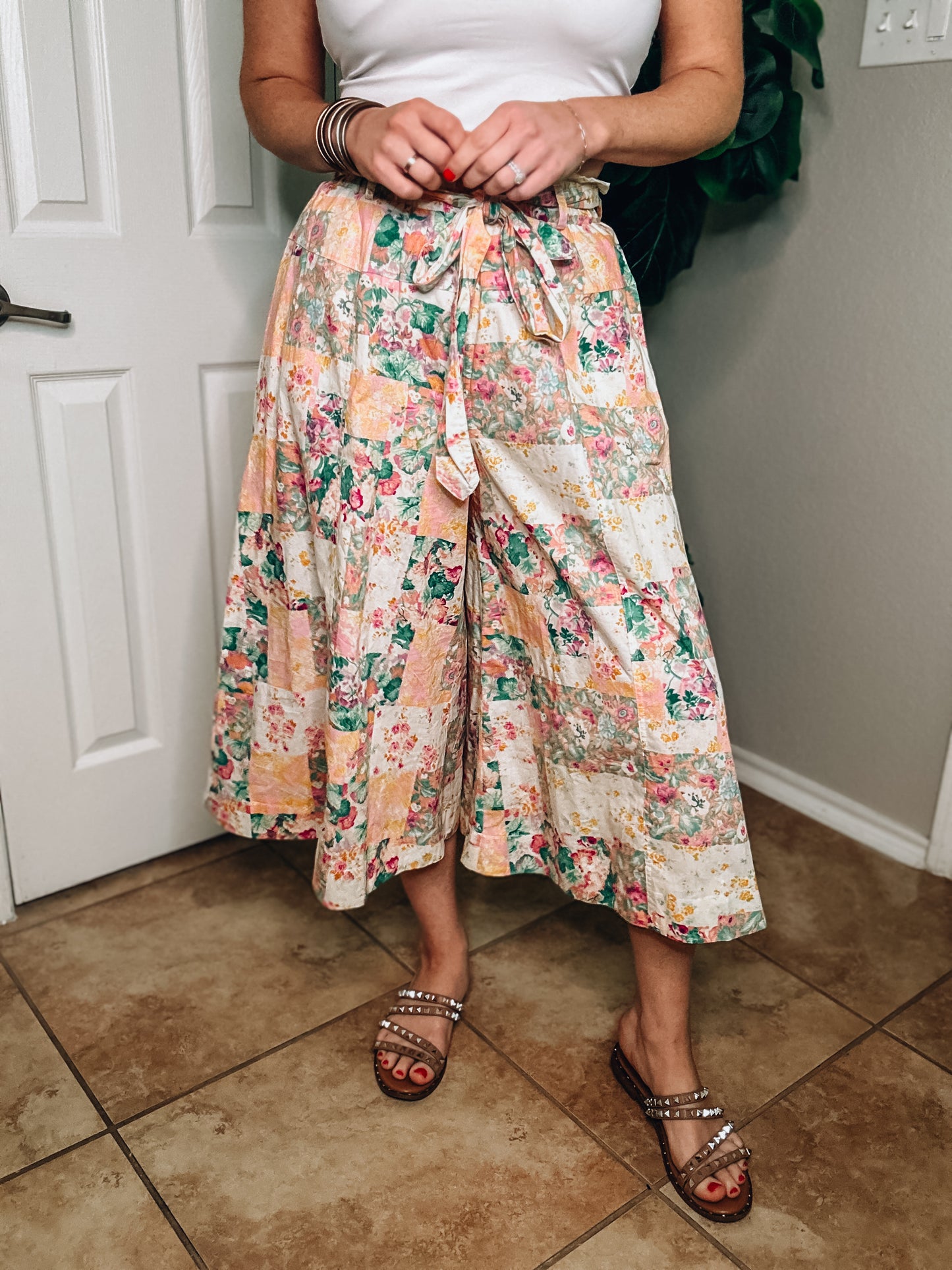 Wide Leg Patterned Pants - Size Small