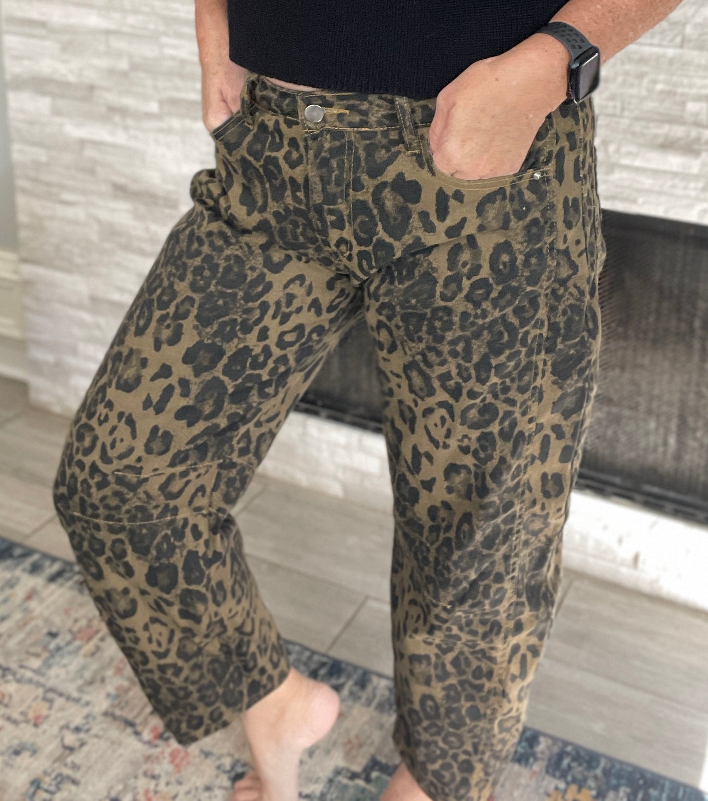 Mid Rise Leopard Print Barrel Jeans NWOT - Size Med