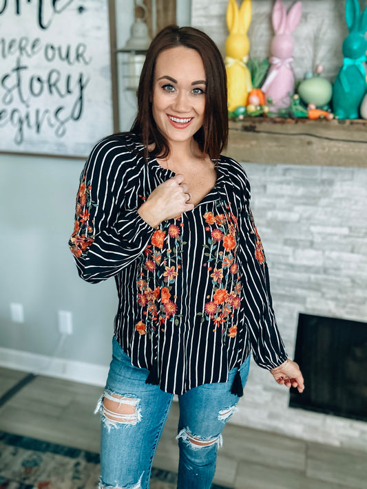 Savanna Jane Black/White Stripe Top w/ Embroidery - Size Medium