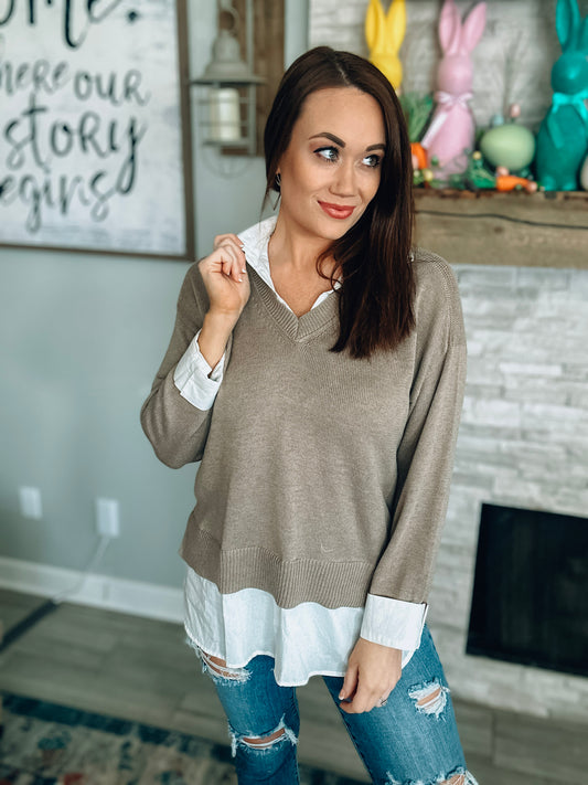 Mocha/White Collared Sweater - Size Large