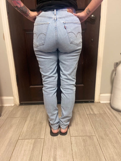 Levi's 721 High Rise Skinny - Size 27