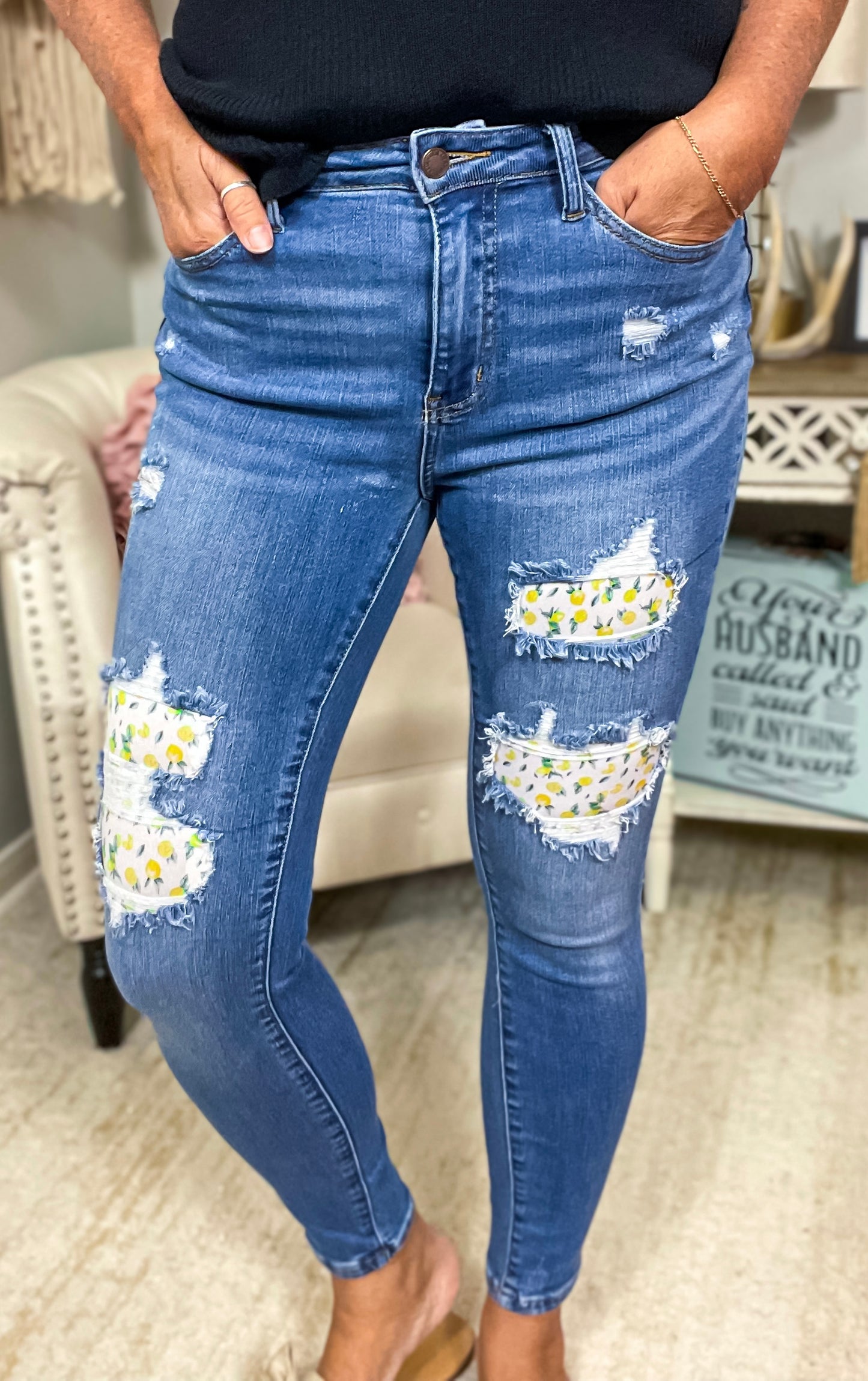 Judy Blue Skinny Distressed Lemon Patch Jeans - Size 7/28