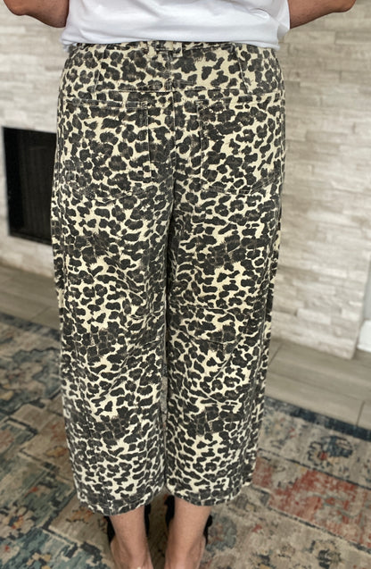Leopard High Rise Barrel Denim Jeans by Aaron & Amber - Size Small