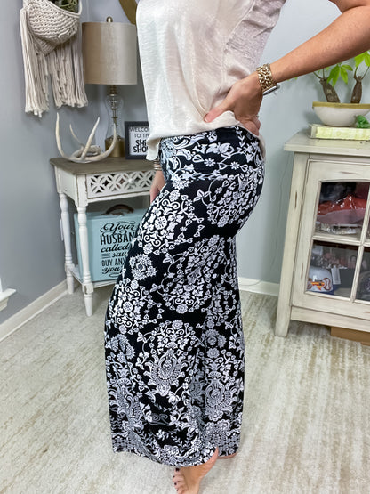 Black & White Palazzo Style Pants - Size Large