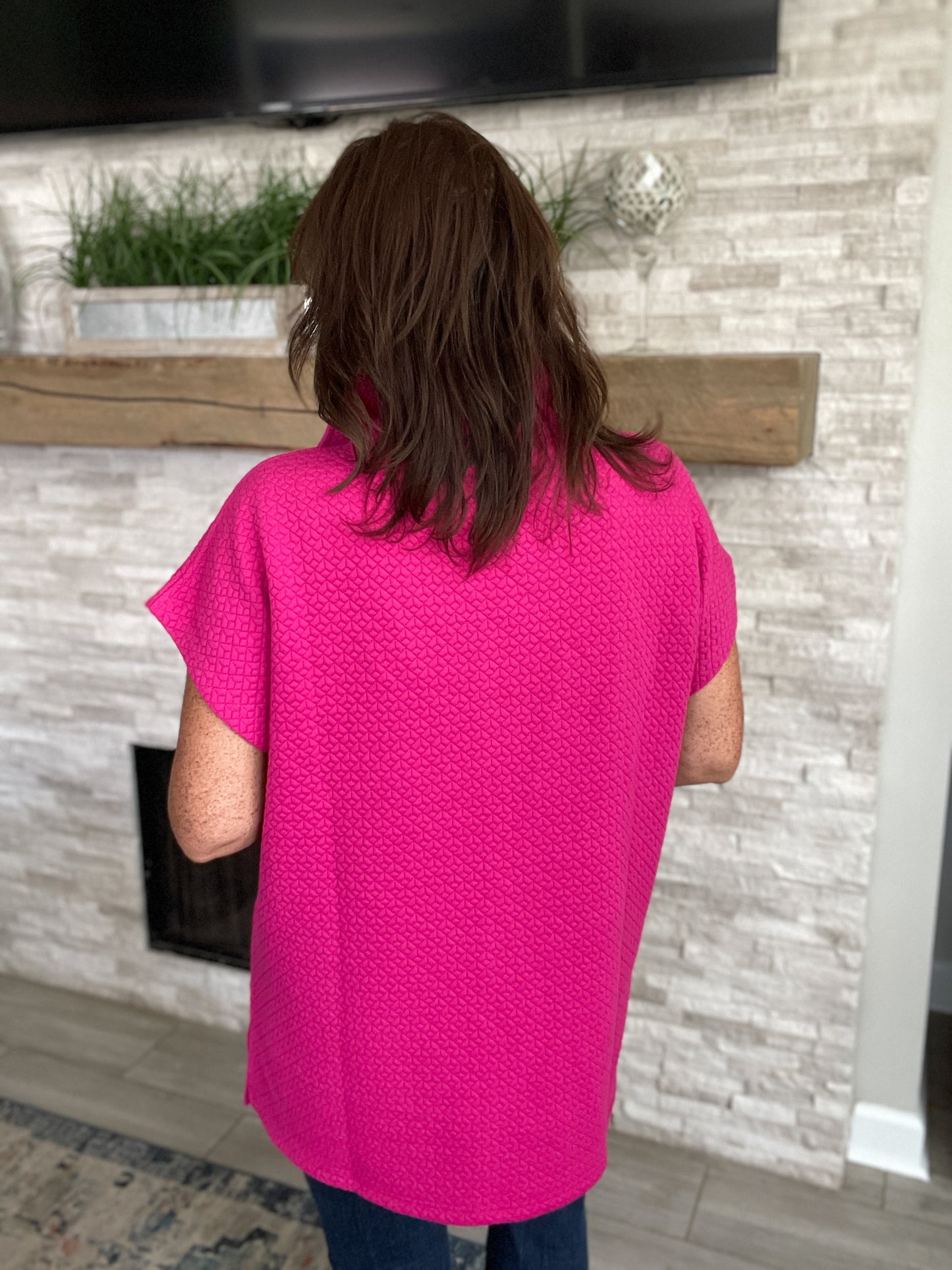 Cropped Everyday Top in Diamond Quilted Magenta by SSYS - Size Large