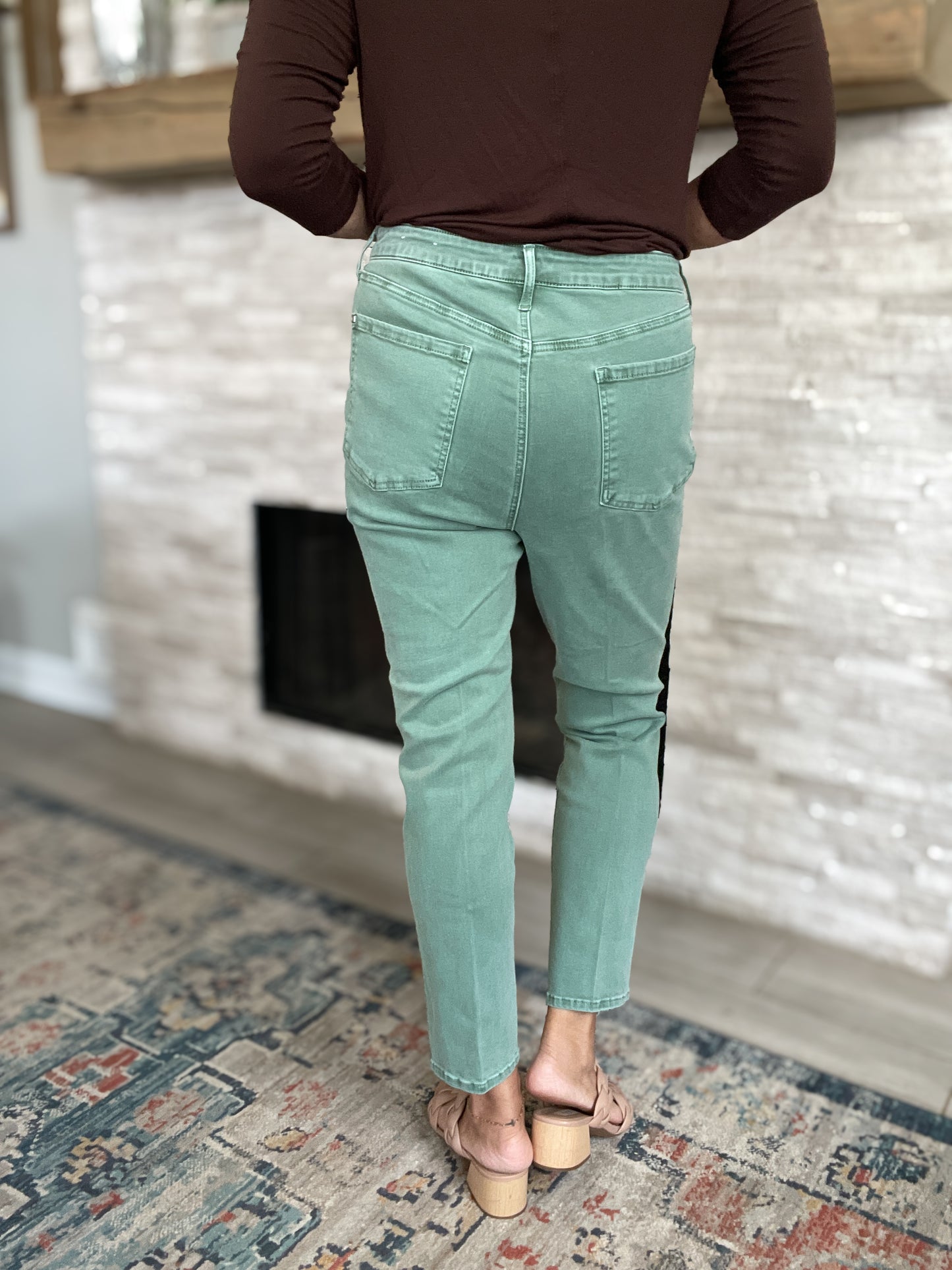 Chico’s Women’s Green Iced Jade Define Me Straight Leg Ankle Jeans - Size 14R/2.5R