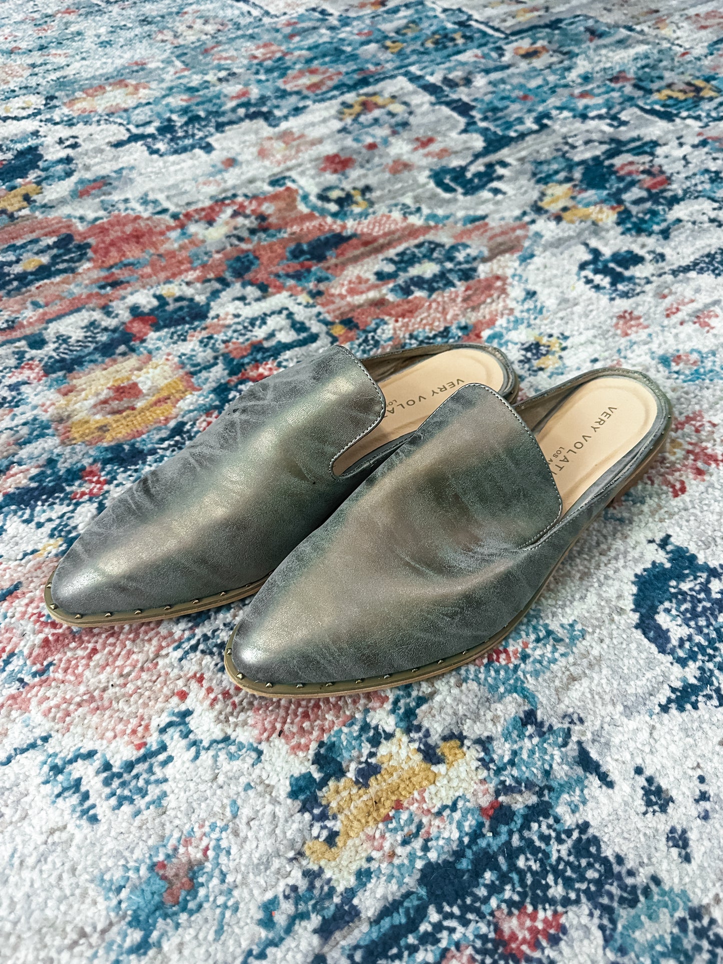 Volatile Austin Low Mule in Champagne - Size 10
