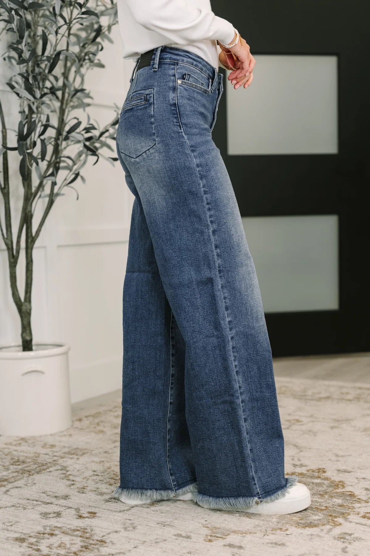 Judy Blue High Waist Column Straight Leg Button Fly Jeans NWT - Size 1